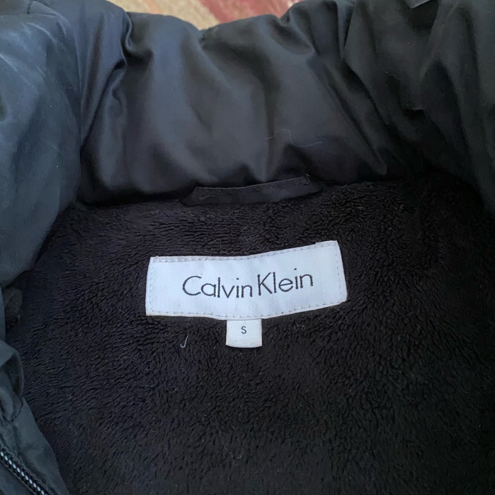 Calvin Klein Black and Gray Puffer Jacket with Fur Trim - Picture 2 of 9